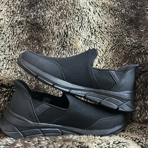 Men’s Skechers Hands Free Swift Fit Shoes - Picture 6 of 14